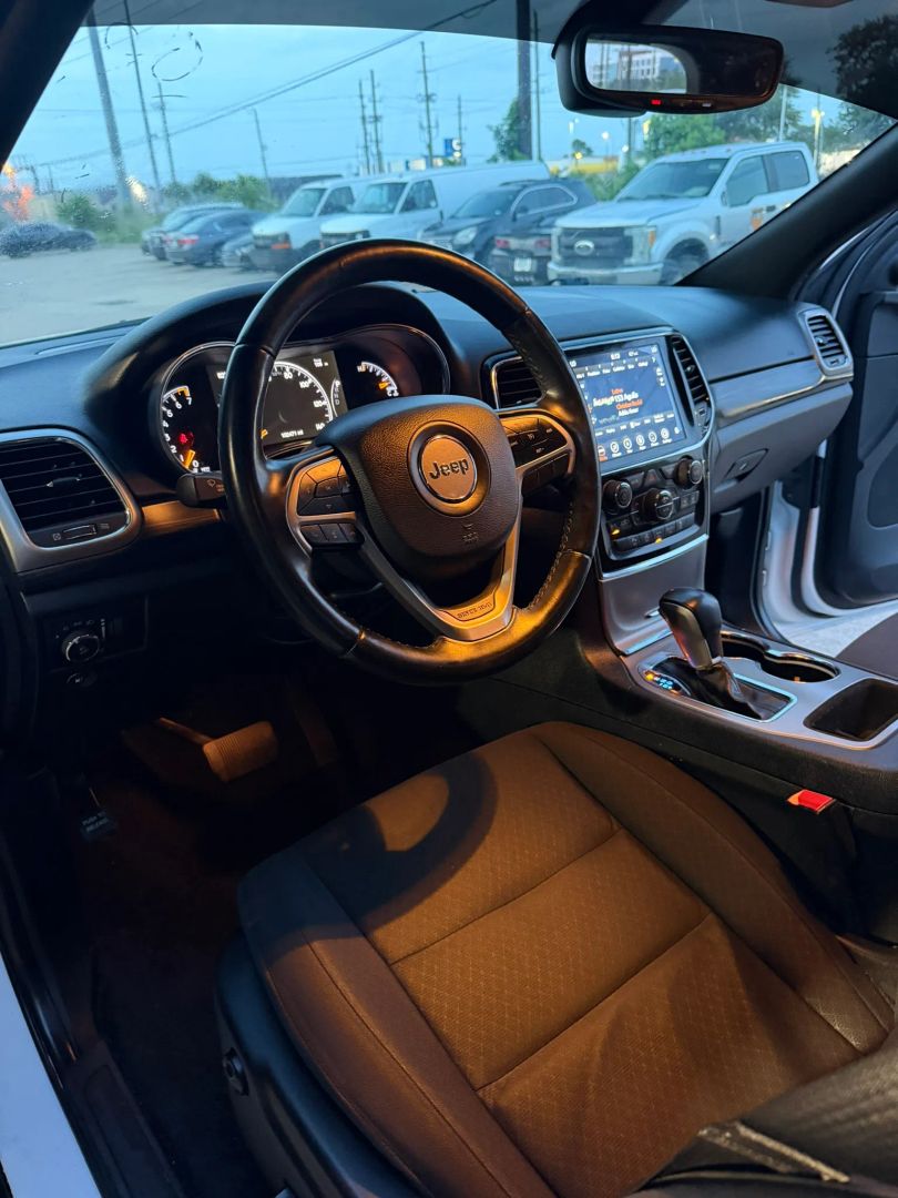 Photo 27 of 2022 Jeep Grand Cherokee Laredo, for sale in Katy, TX