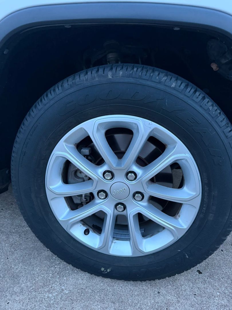 Photo 40 of 2022 Jeep Grand Cherokee Laredo, for sale in Katy, TX