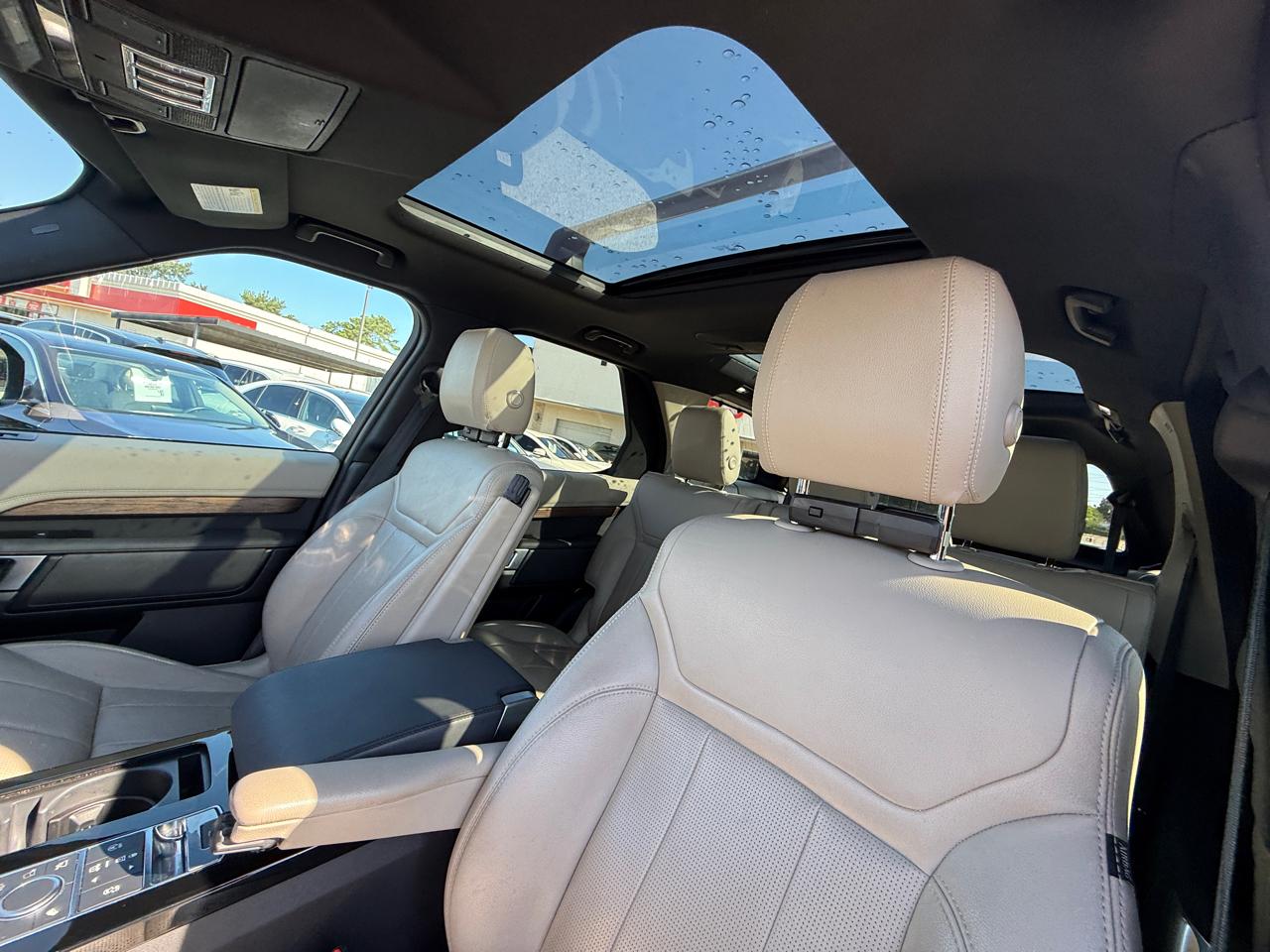 Photo 10 of 2019 Land Rover Discovery HSE Td6 for sale in Houston, TX