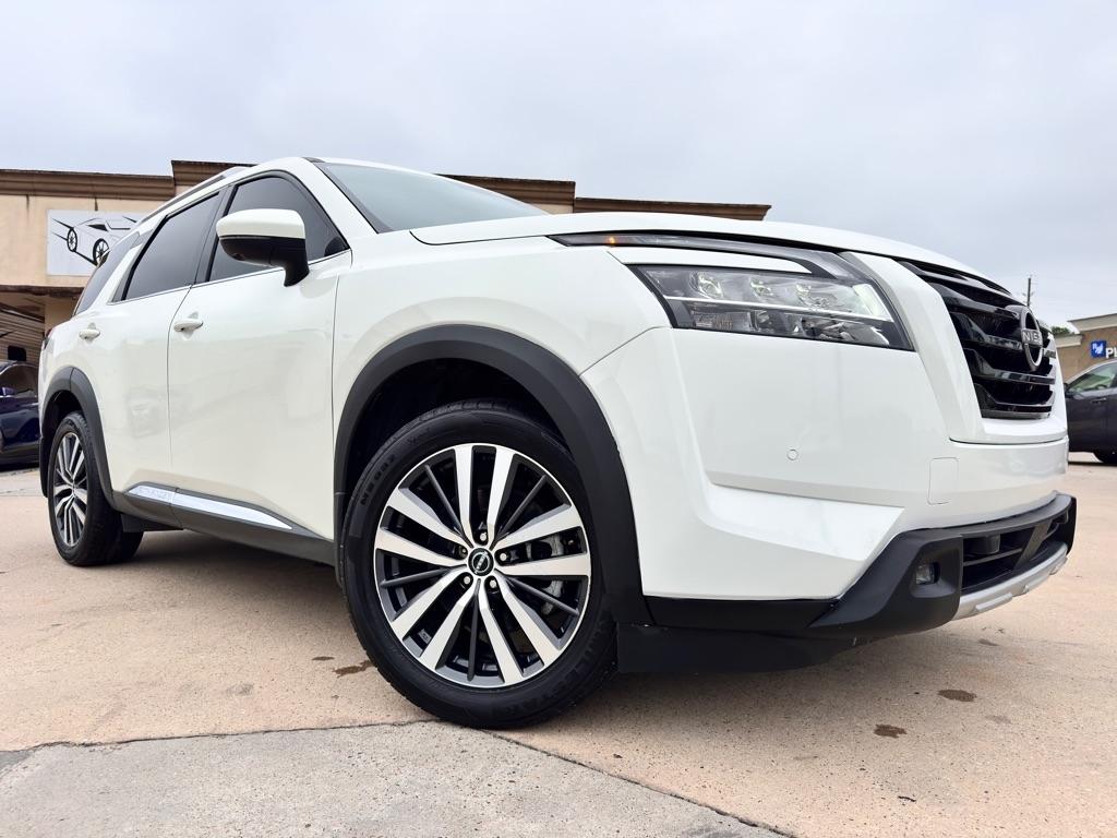 Photo 2 of 2022 Nissan Pathfinder Platinum for sale in Spring, TX