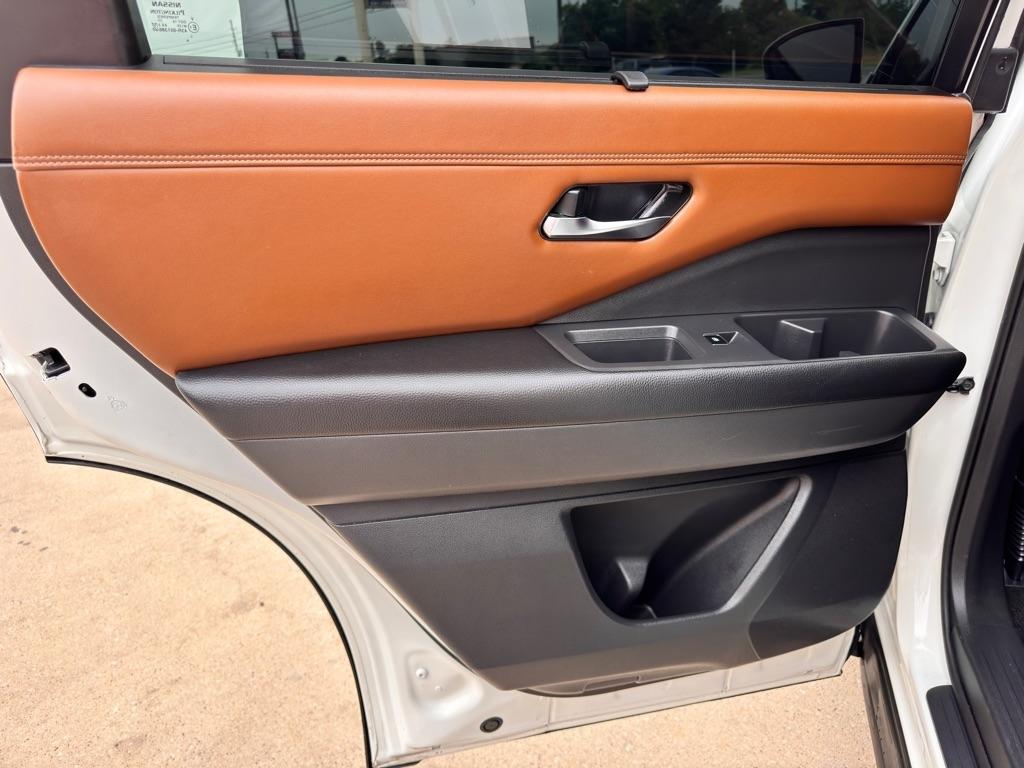 Photo 17 of 2022 Nissan Pathfinder Platinum for sale in Spring, TX
