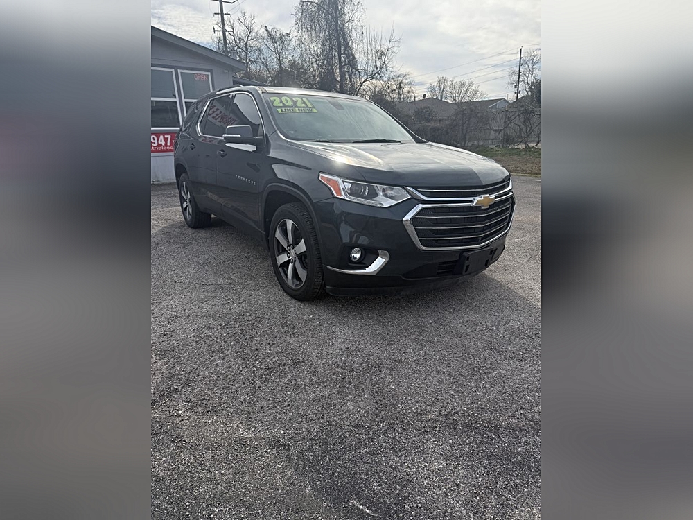 Photo 2 of 2021 Chevrolet Traverse LT for sale in Cypress, TX