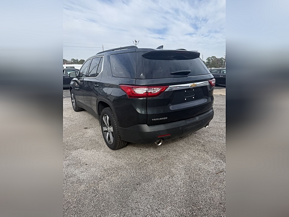 Photo 5 of 2021 Chevrolet Traverse LT for sale in Cypress, TX