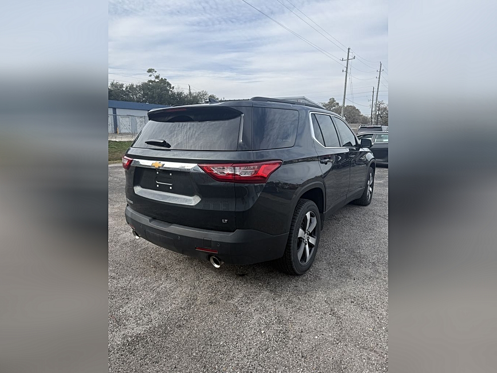 Photo 6 of 2021 Chevrolet Traverse LT for sale in Cypress, TX