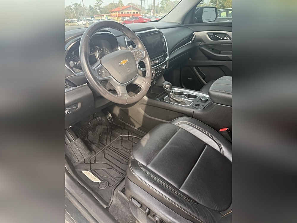 Photo 9 of 2021 Chevrolet Traverse LT for sale in Cypress, TX