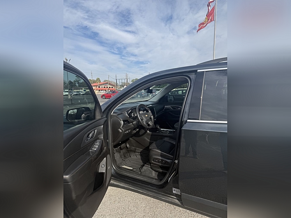 Photo 11 of 2021 Chevrolet Traverse LT for sale in Cypress, TX