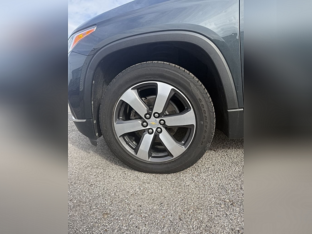 Photo 12 of 2021 Chevrolet Traverse LT for sale in Cypress, TX